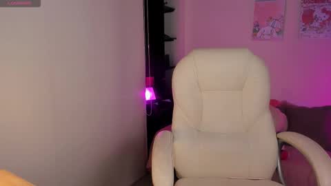 Snapshot of _sabrinamoon chatting on March 2026 12:20:01 PM online show from March 2026 12:20:01 PM