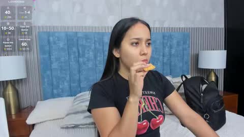 Antonella  online show from September 2025 12:32:01 PM