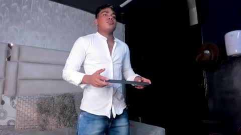 _sammy_ice online show from March 2025 04:26:02 AM