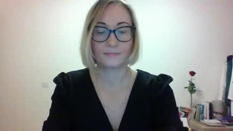 Snapshot of _sandyqueen__ chatting on November 2025 06:56:02 PM _sandyqueen__ online show from November 2025 06:56:02 PM