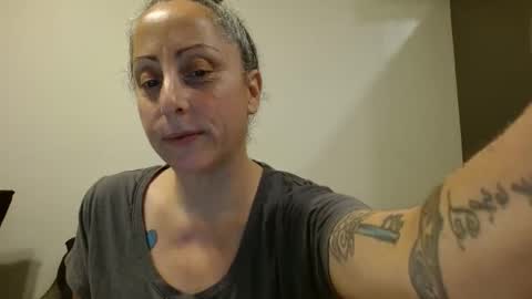 Snapshot of _sara_lynn_ chatting on May 2026 06:43:02 AM Sara Lynn online show from May 2026 06:43:02 AM