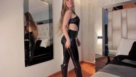 Snapshot of _saragarcia_ chatting on February 2025 11:09:02 AM Sara online show from February 2025 11:09:02 AM