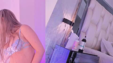 Snapshot of _saragarcia_ chatting on October 2025 11:23:02 AM Sara online show from October 2025 11:23:02 AM