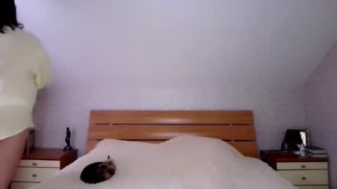 Snapshot of _sarairiti chatting on October 2025 10:45:01 AM Sara online show from October 2025 10:45:01 AM