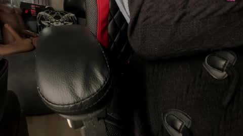 Snapshot of _selene_red chatting on November 2025 01:54:02 PM Selene online show from November 2025 01:54:02 PM