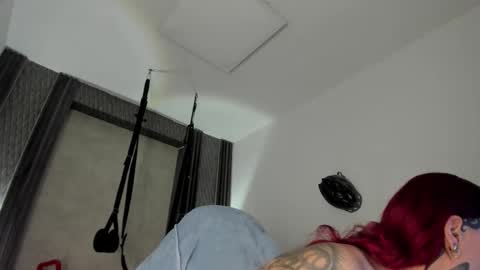 Snapshot of _selene_red chatting on December 2025 02:56:02 PM Selene online show from December 2025 02:56:02 PM