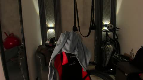 Snapshot of _selene_red chatting on December 2025 05:07:02 PM Selene online show from December 2025 05:07:02 PM