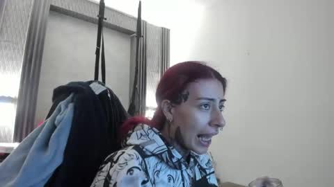 Selene online show from December 2025 03:51:02 PM