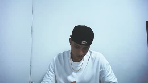 Juan Pablo-independent model online show from November 2025 09:15:02 AM