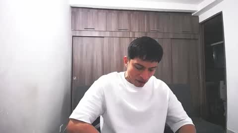 Juan Pablo-independent model online show from March 2026 10:32:01 PM