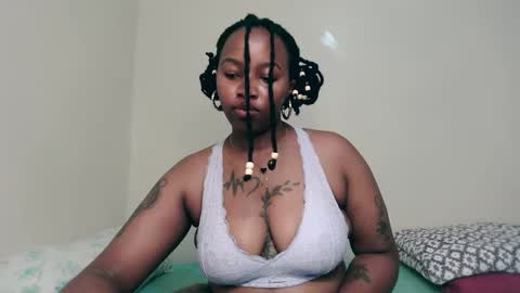 _sexysquirter online show from November 2025 05:29:02 PM