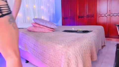 Shsntal online show from November 2025 01:43:01 PM