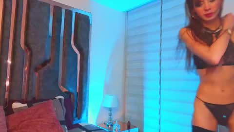 _silvia_vega_ online show from May 2026 01:03:01 AM