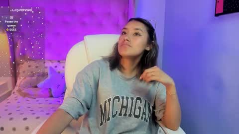 Sophie  online show from February 2026 09:33:01 PM