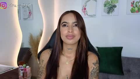 Snapshot of _sophiebrown__ chatting on January 2025 06:03:02 AM Andrea The Next Stream Wednesday online show from January 2025 06:03:02 AM