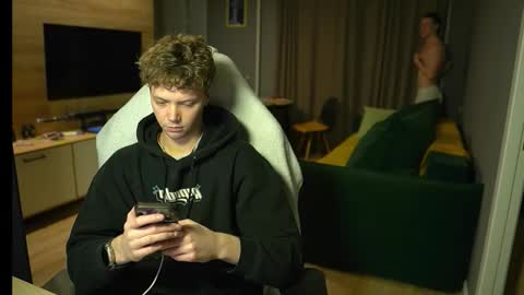 OLIVERpvt is open online show from November 2025 12:05:01 PM