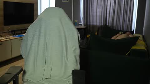 OLIVERpvt is open online show from February 2026 12:04:01 PM