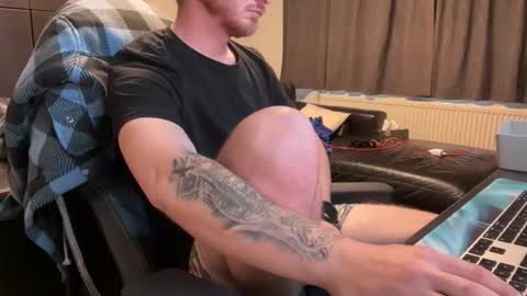 _stevie___ online show from October 2025 03:30:02 PM