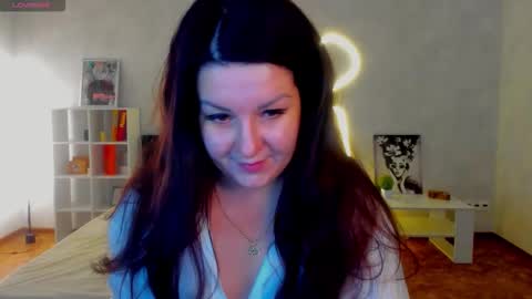 Erica online show from November 2025 01:07:02 AM