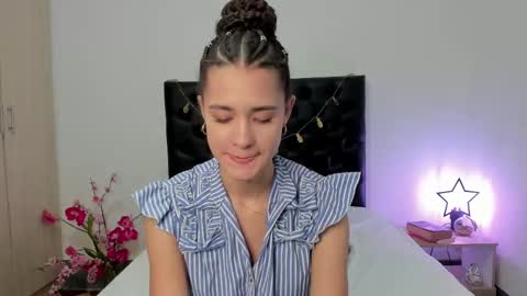 Snapshot of _sussi_ chatting on March 2025 01:18:01 PM Sussi online show from March 2025 01:18:01 PM