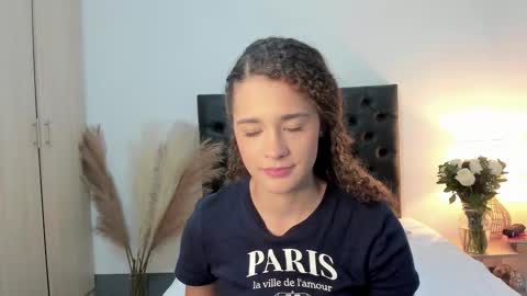 Snapshot of _sussi_ chatting on September 2025 01:43:02 PM Sussi online show from September 2025 01:43:02 PM