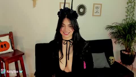    online show from October 2025 02:40:01 PM