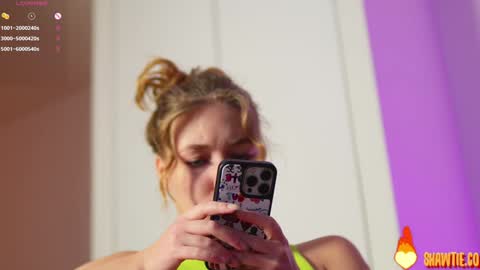 Snapshot of _taylor_swift chatting on November 2025 06:41:02 AM Taylor online show from November 2025 06:41:02 AM