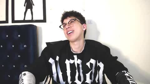 Snapshot of _thomas_hot_ chatting on October 2025 04:24:02 AM Thomas online show from October 2025 04:24:02 AM