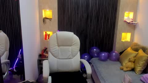 Stefania online show from January 2025 03:28:02 PM