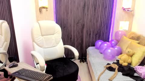 Stefania online show from January 2025 08:00:01 PM
