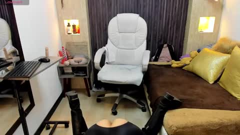 Stefania online show from February 2025 08:18:01 PM