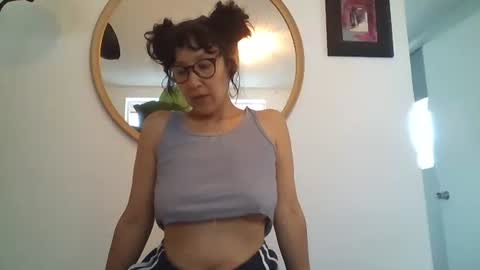 Snapshot of _tutti_frutti_ chatting on June 2026 09:17:02 PM _tutti_frutti_ online show from June 2026 09:17:02 PM