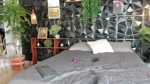 _valentina_69 online show from October 2025 02:51:02 PM