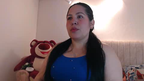 valeria online show from December 2025 03:23:01 AM