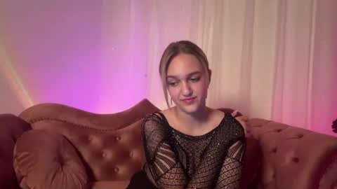 Snapshot of _velvetaura_ chatting on June 2026 10:42:01 AM Luna online show from June 2026 10:42:01 AM