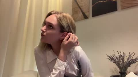 Snapshot of _velvetaura_ chatting on June 2026 07:51:01 PM Luna online show from June 2026 07:51:01 PM