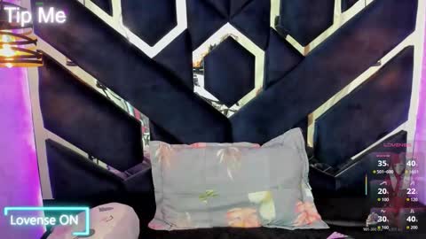 Snapshot of _vermell_ chatting on October 2025 05:30:02 PM Vermeil online show from October 2025 05:30:02 PM