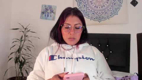 Snapshot of _veronicadeleon_ chatting on January 2025 01:17:01 PM Veronica online show from January 2025 01:17:01 PM