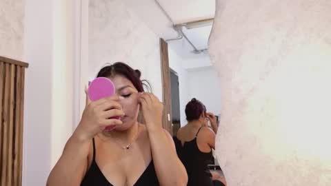 Snapshot of _veronicadeleon_ chatting on November 2025 01:04:01 PM Veronica online show from November 2025 01:04:01 PM