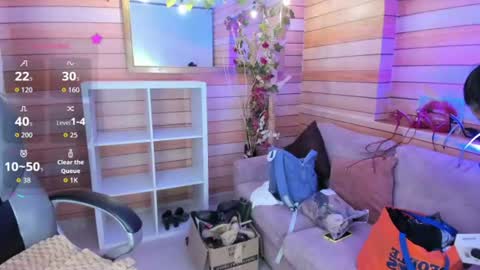 Snapshot of _victoria_collins chatting on July 2026 10:08:02 AM Sol online show from July 2026 10:08:02 AM