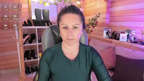 Snapshot of _victoria_collins chatting on July 2026 09:59:02 AM Sol online show from July 2026 09:59:02 AM