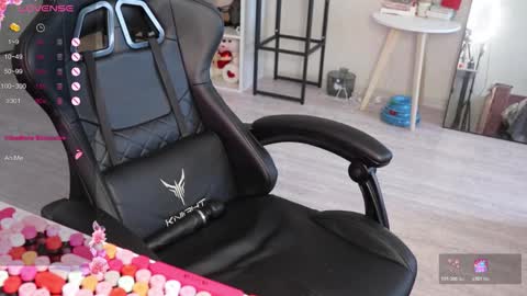 Snapshot of _viv1an_ chatting on October 2025 06:59:01 AM Alis online show from October 2025 06:59:01 AM