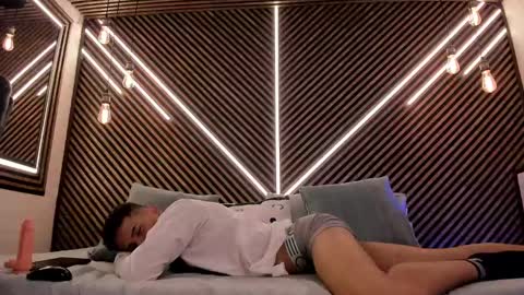 Snapshot of _white_fox_ chatting on February 2025 05:58:01 AM white fox online show from February 2025 05:58:01 AM