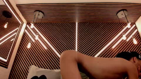 Snapshot of _white_fox_ chatting on February 2025 01:50:01 PM white fox online show from February 2025 01:50:01 PM