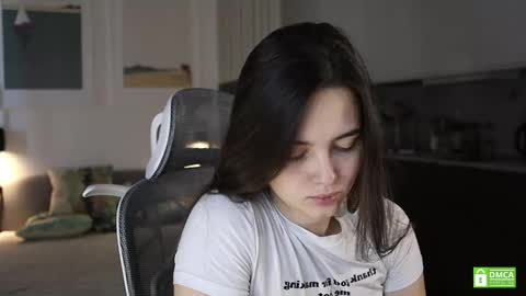 Kristina online show from November 2025 10:45:02 AM