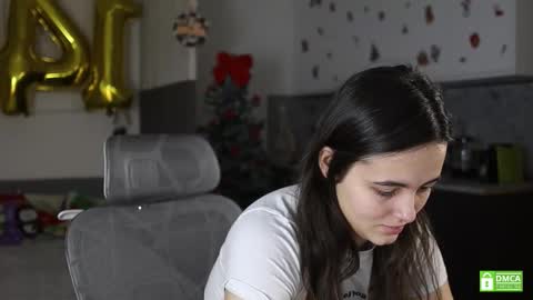 Kristina online show from December 2025 11:48:01 AM