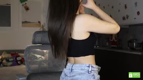 Kristina online show from December 2025 12:22:01 PM