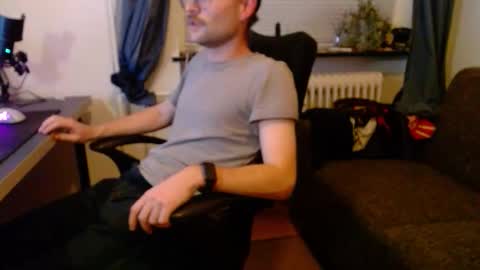 Snapshot of _whoisthatguy_ chatting on November 2025 06:12:01 PM _whoisthatguy_ online show from November 2025 06:12:01 PM