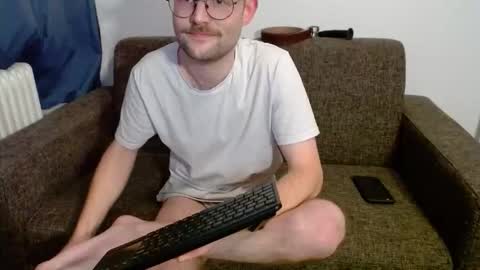 Snapshot of _whoisthatguy_ chatting on December 2025 06:45:02 PM _whoisthatguy_ online show from December 2025 06:45:02 PM