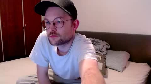 Snapshot of _whoisthatguy_ chatting on February 2026 12:48:02 PM _whoisthatguy_ online show from February 2026 12:48:02 PM